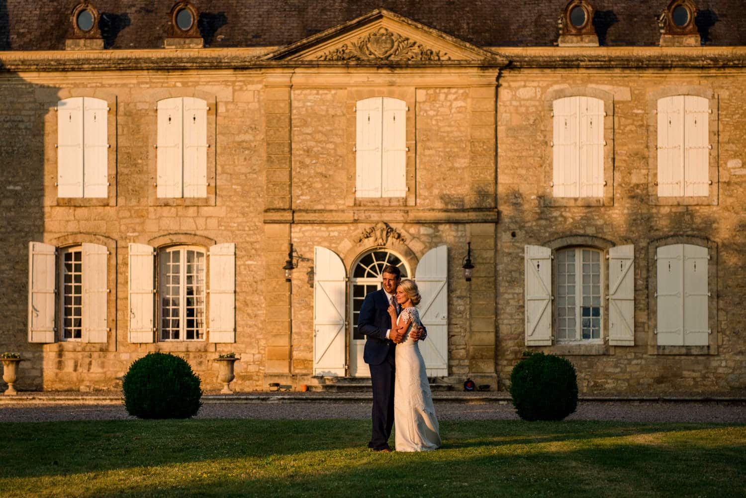 bride and groom golden hour portraits at Chateau de Lacoste wedding