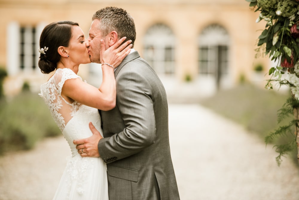 first kiss after ceremony