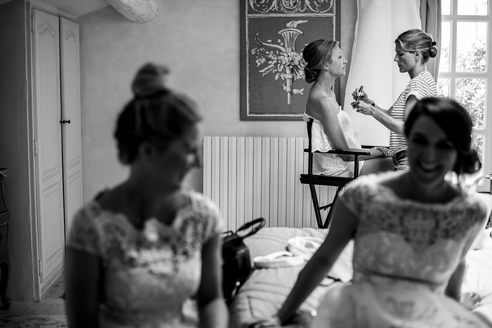 bride getting ready at Le Mas de La Rose France