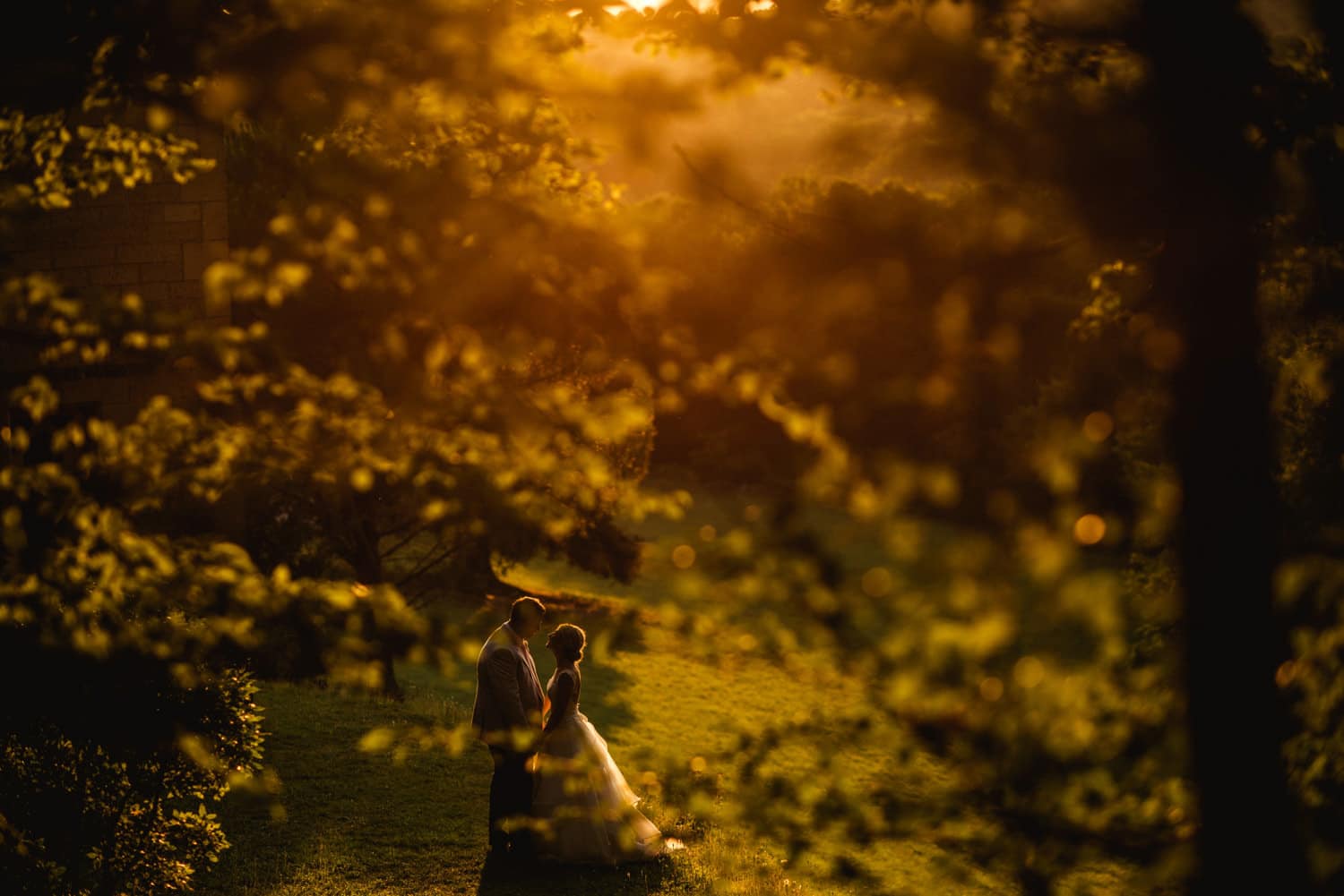 golden hour portraits at chateau de Lacoste