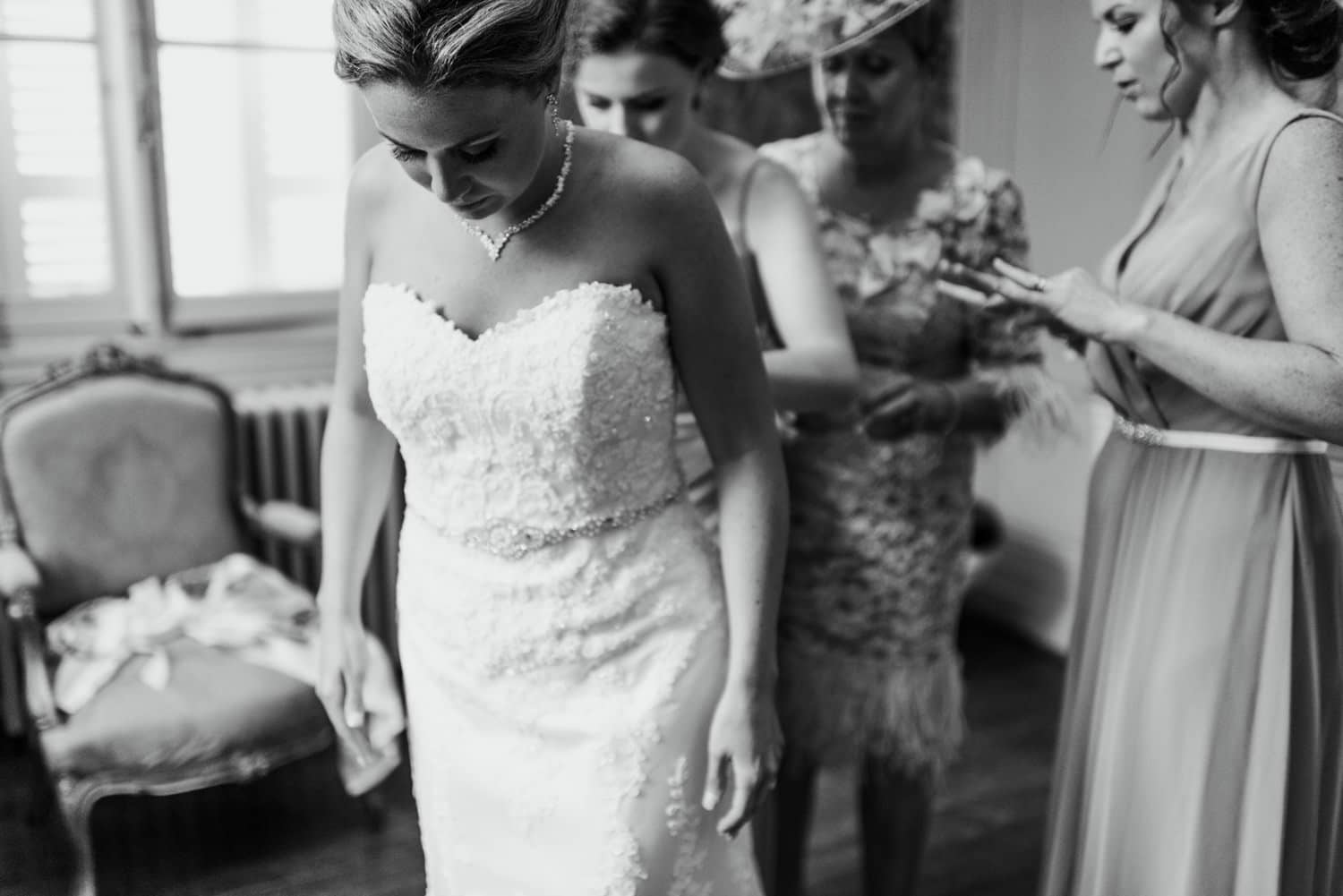 bridal preparations at chateau la Durantie