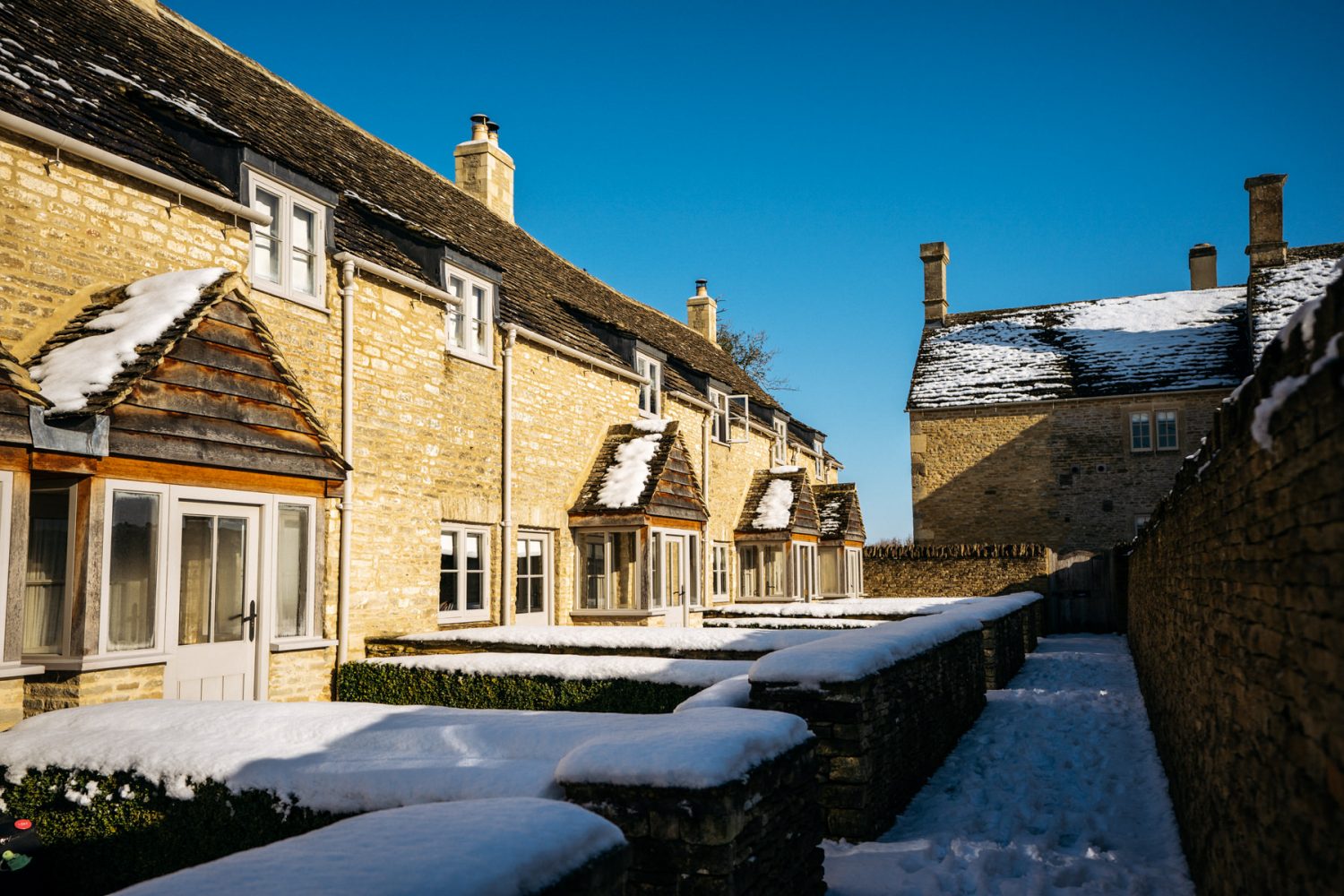 Cotswolds snow wedding