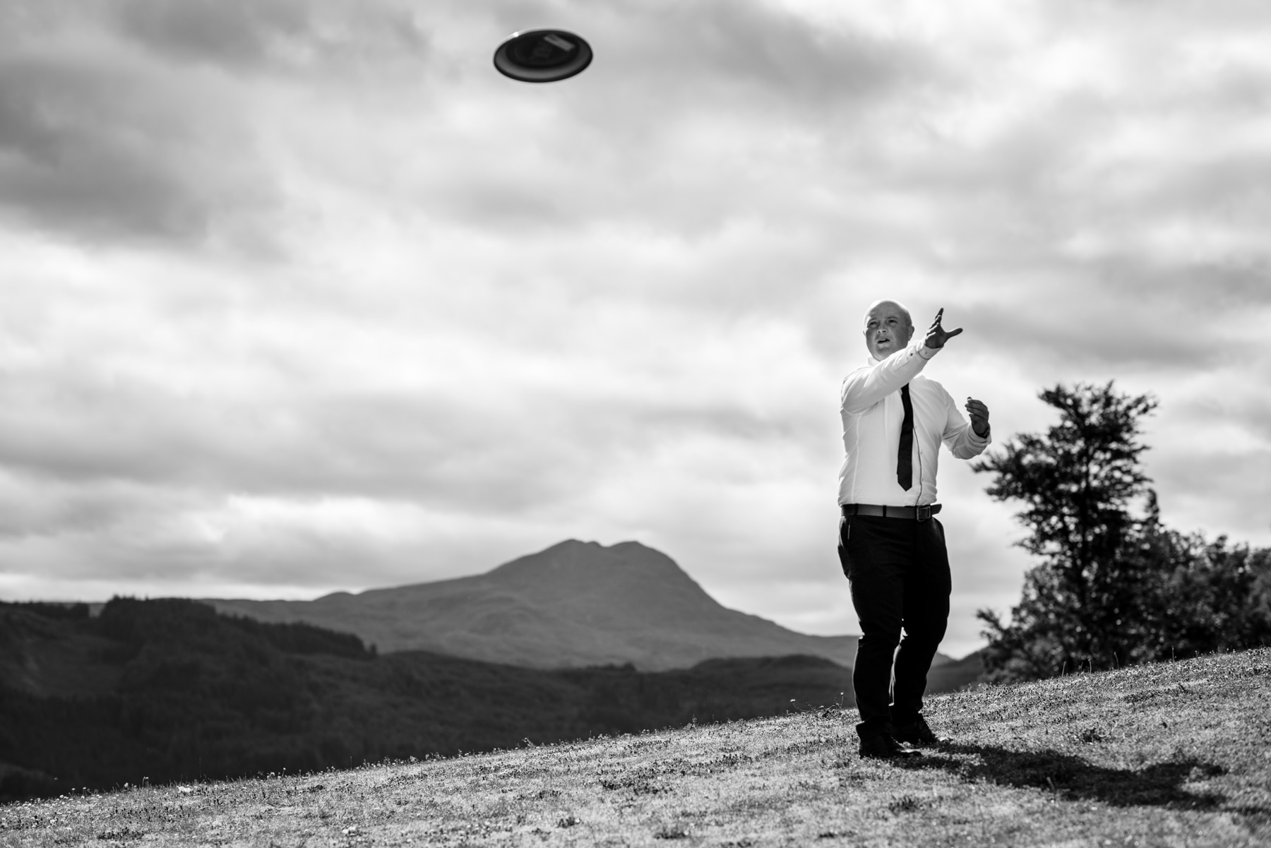 frisbee at wedding